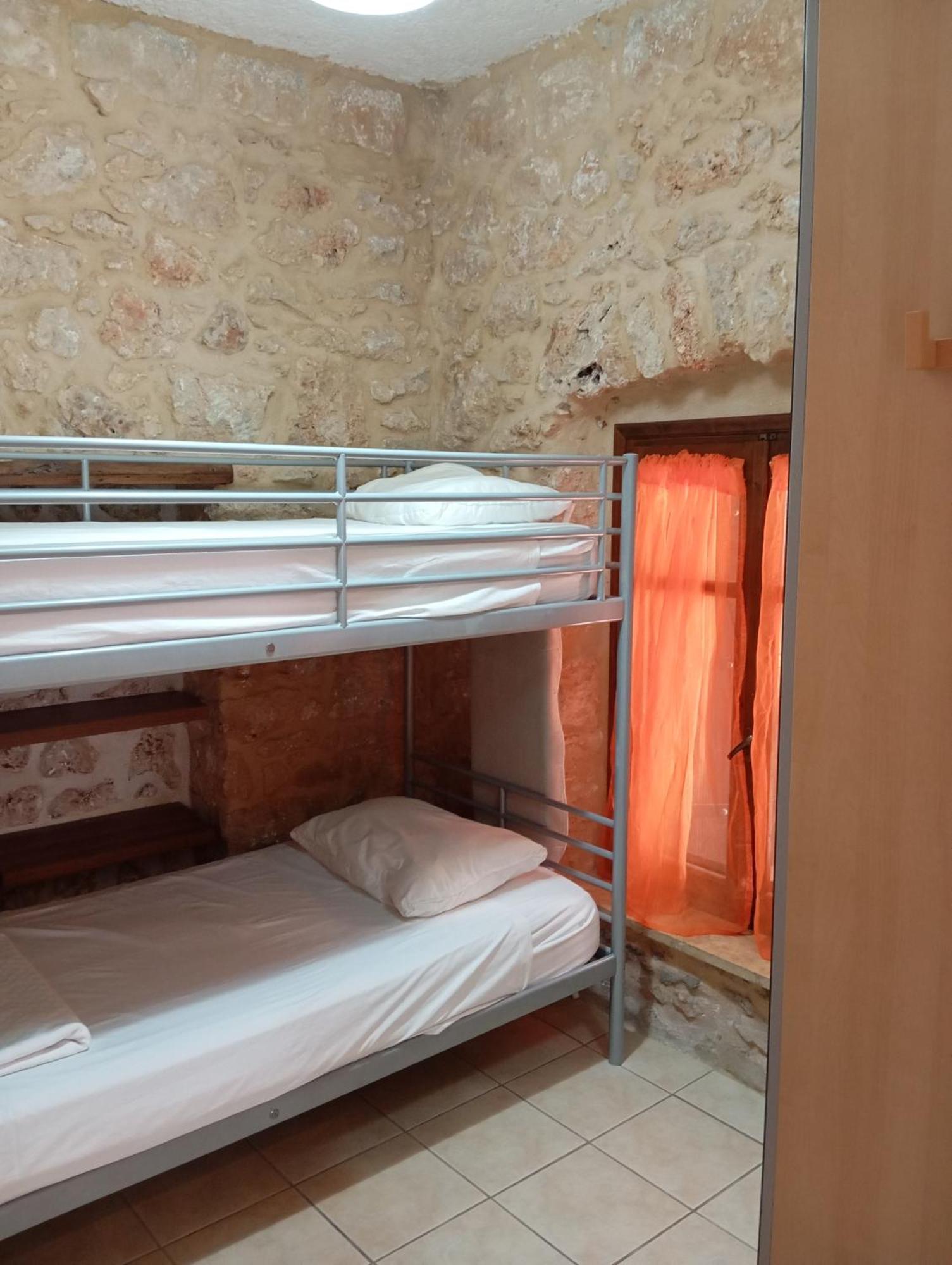 Niko'S Stone Guest House Plitra Luaran gambar